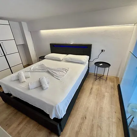 Loft * 地拉那